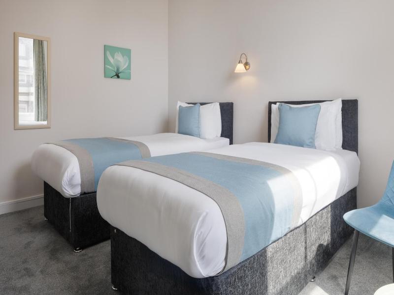 The Cumberland Hotel - Genel