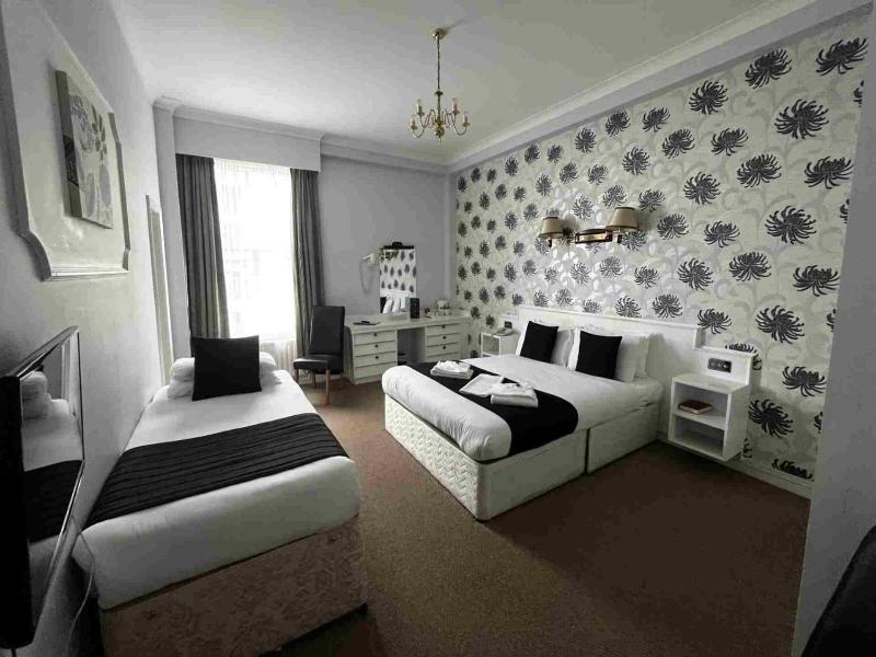 The Cumberland Hotel - Genel