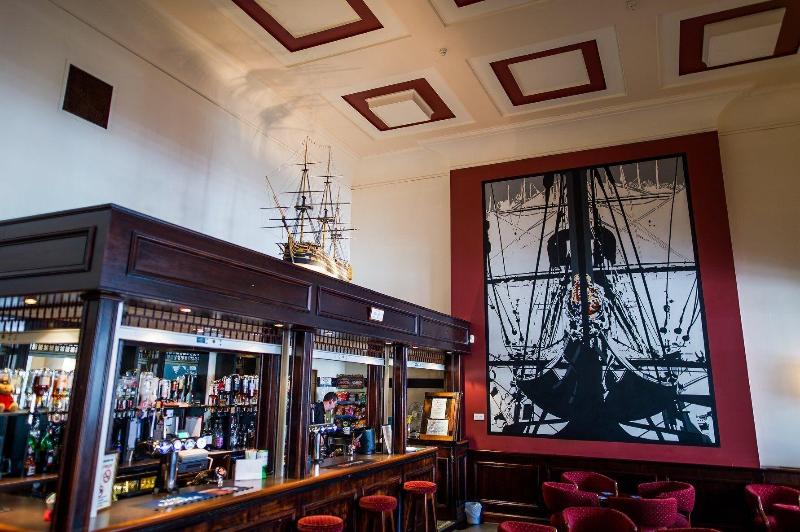 The Royal Maritime Club - Bar