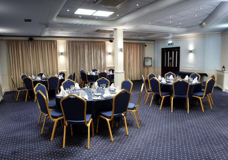 The Royal Maritime Club - Aktivite