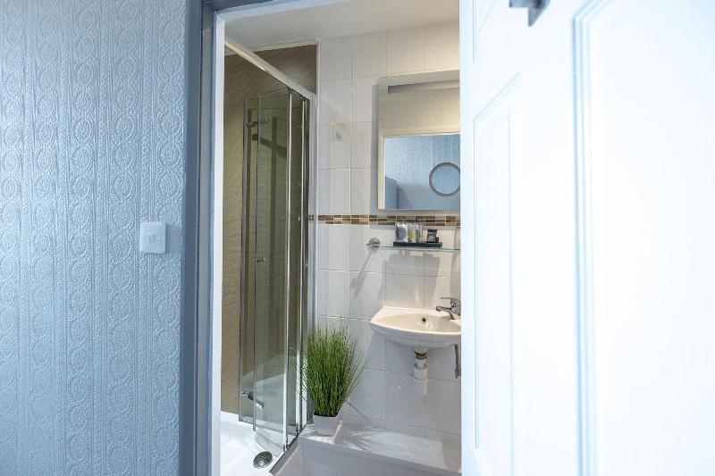 Gloucester House - Aktivite