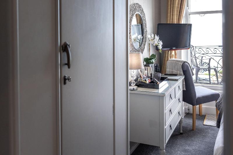 Gloucester House - Aktivite