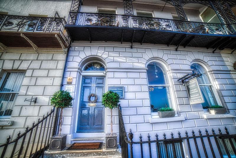 Gloucester House - Aktivite