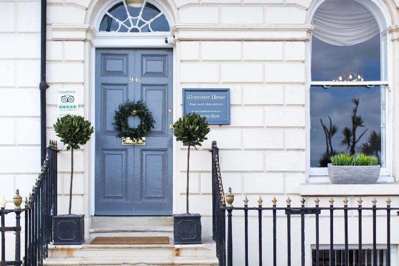 Gloucester House - Genel