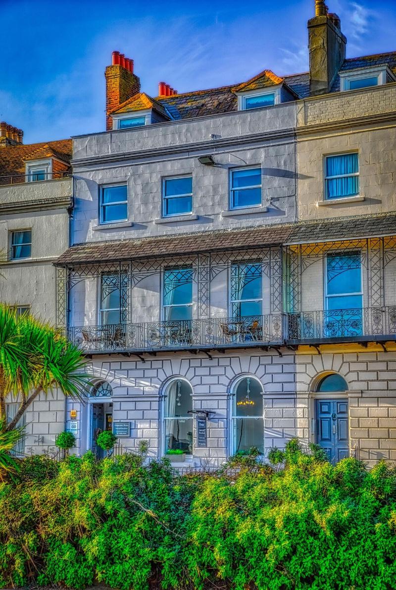 Gloucester House - Genel