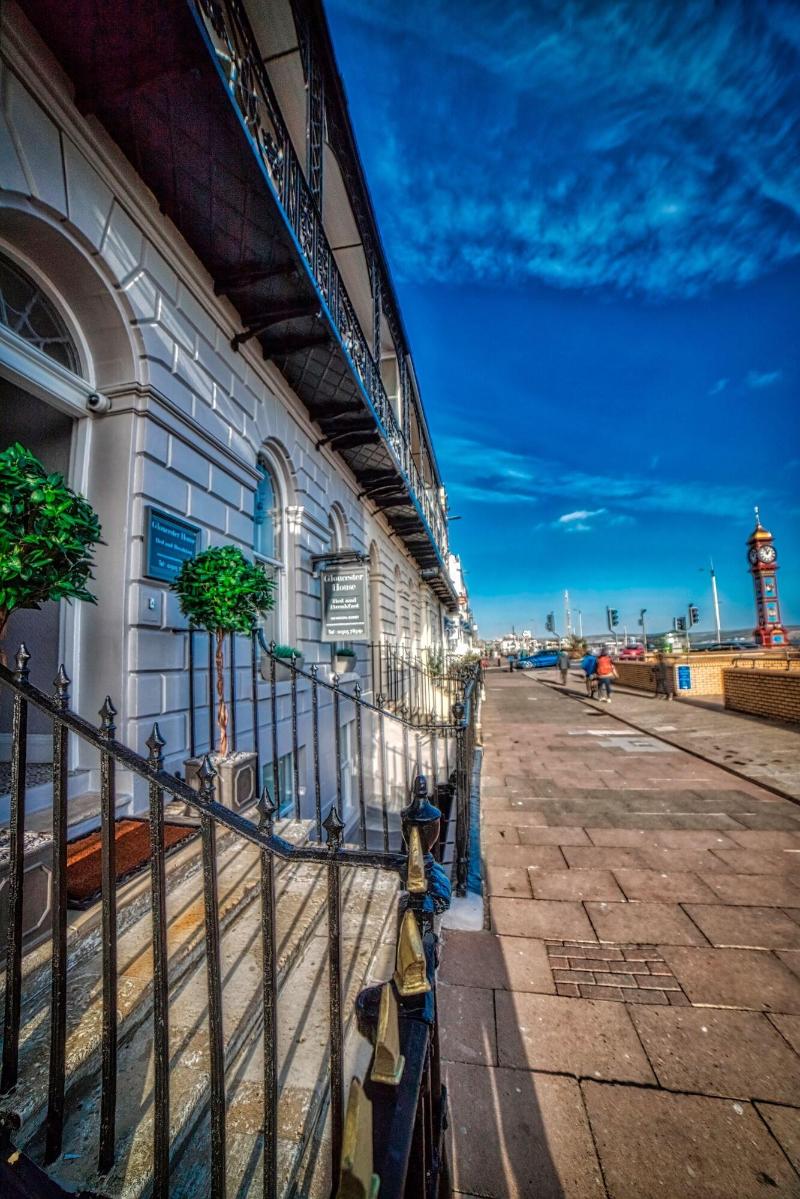 Gloucester House - Genel