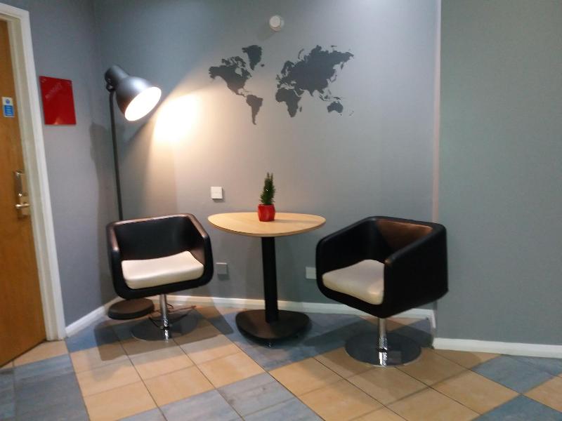 Garner Hotel Chesterfield North By IHG - Lobi