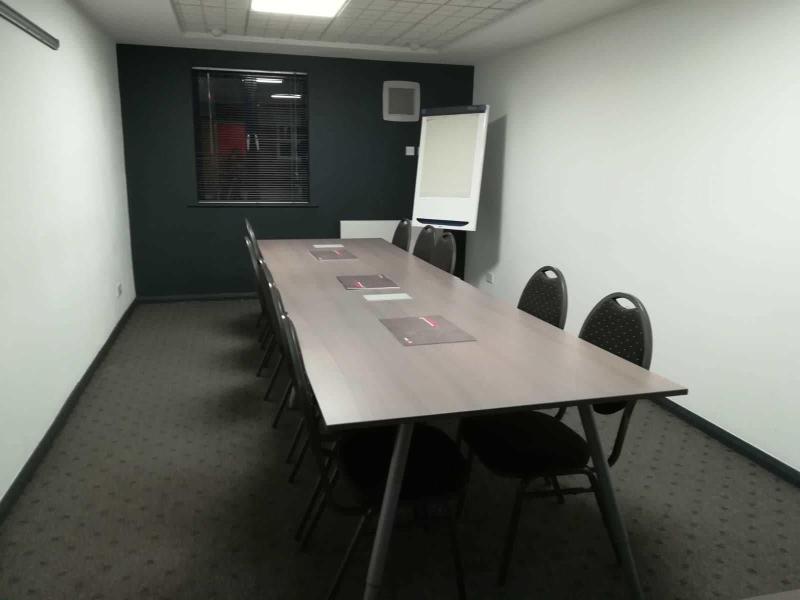 Garner Hotel Chesterfield North By IHG - Toplantı