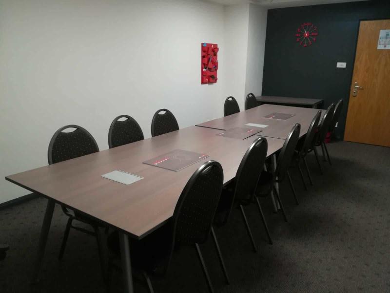 Garner Hotel Chesterfield North By IHG - Toplantı