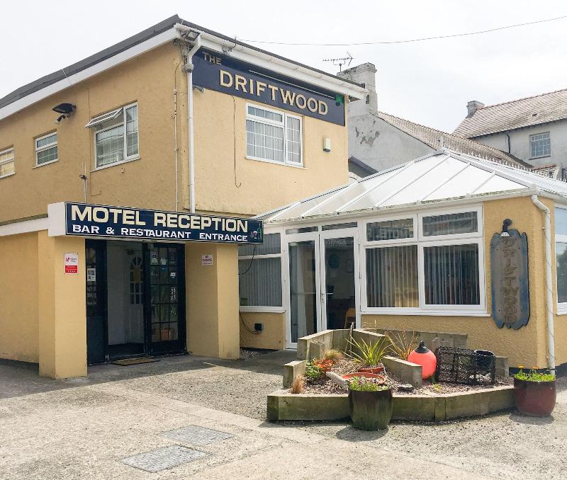 The Beach Motel - Genel