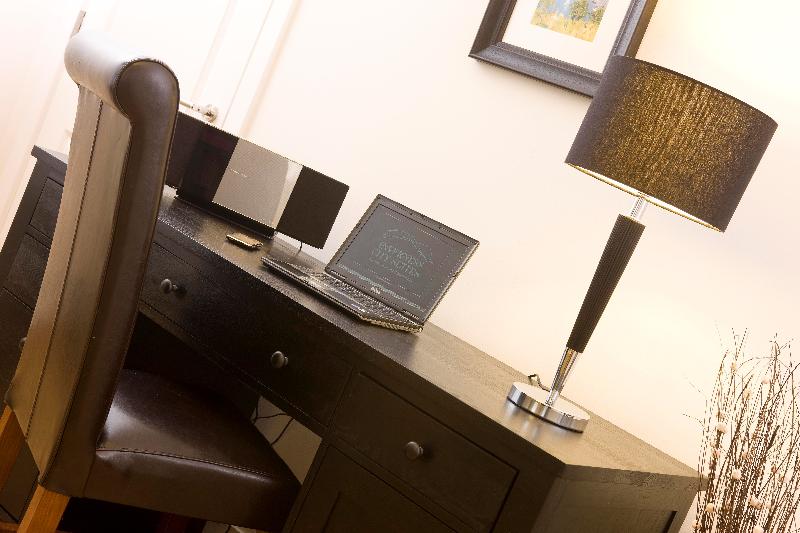 Inverness City Suites - Lobi