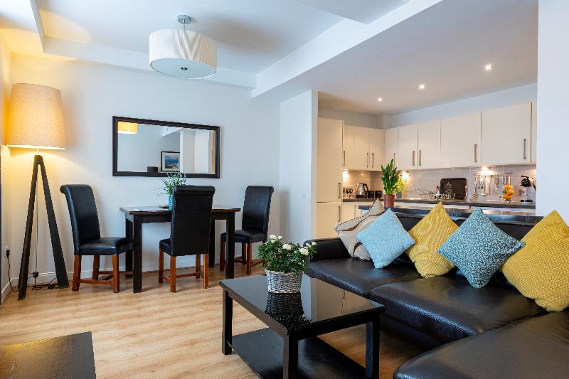 Inverness City Suites - Oda