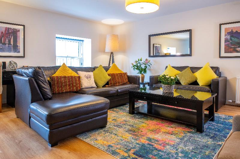Inverness City Suites - Oda