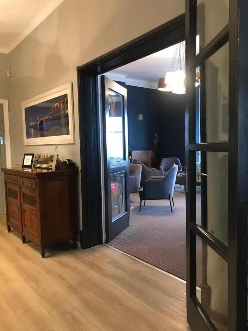 West Rocks Townhouse - Lobi