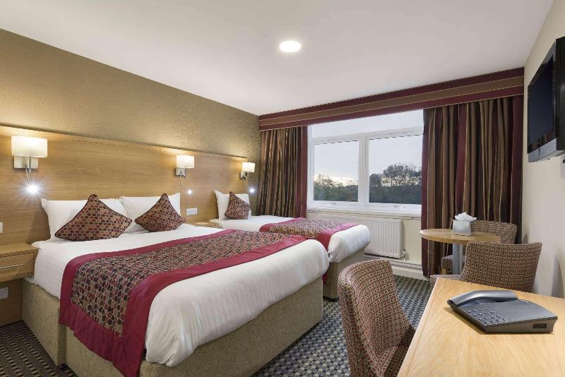 Ramada Resort by Wyndham Park Hall Wolverhampton - Oda