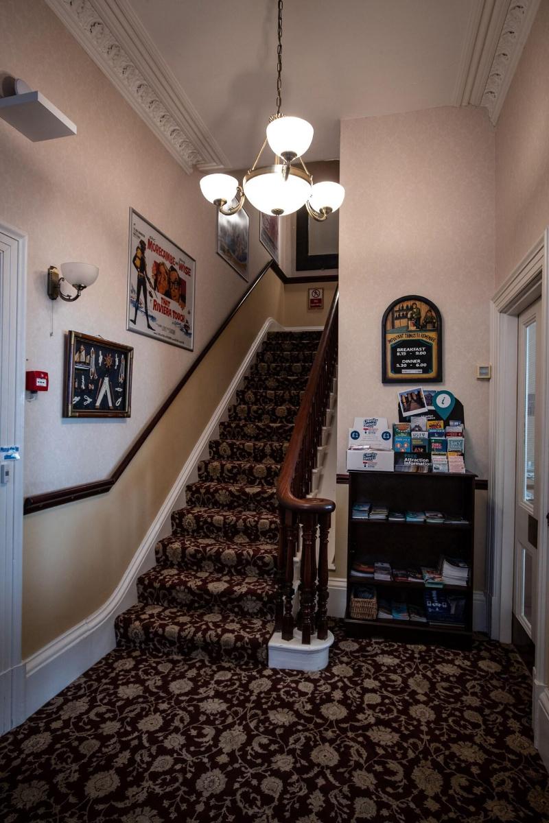 Raincliffe Hotel - Lobi