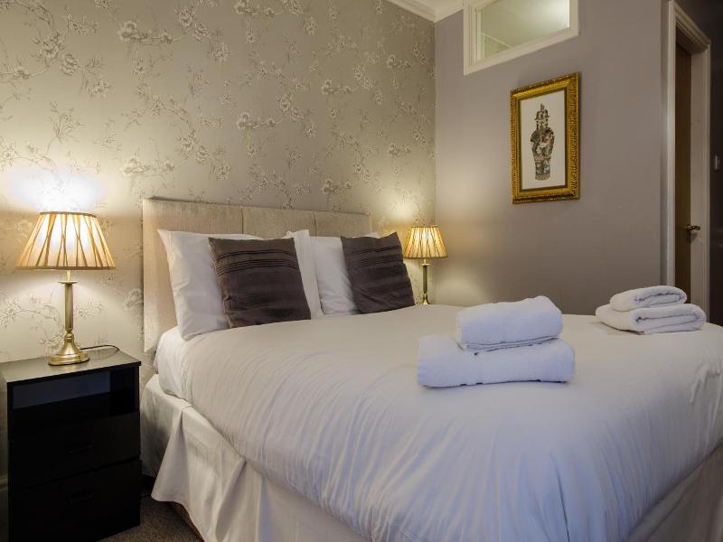 The Dukes Folly Hotel - Genel