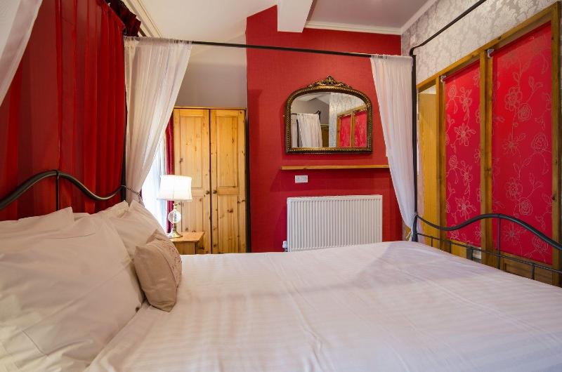 The Dukes Folly Hotel - Oda