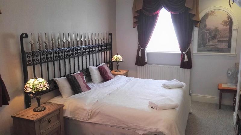 The Dukes Folly Hotel - Oda