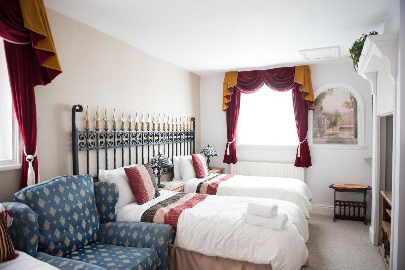 The Dukes Folly Hotel - Oda