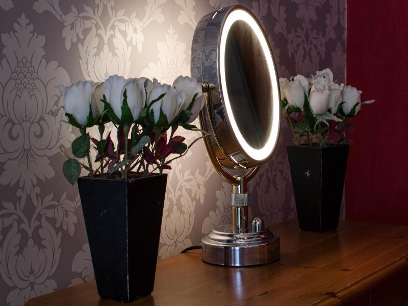 The Dukes Folly Hotel - Oda