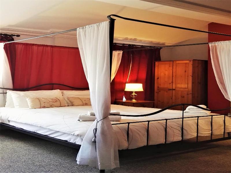 The Dukes Folly Hotel - Oda