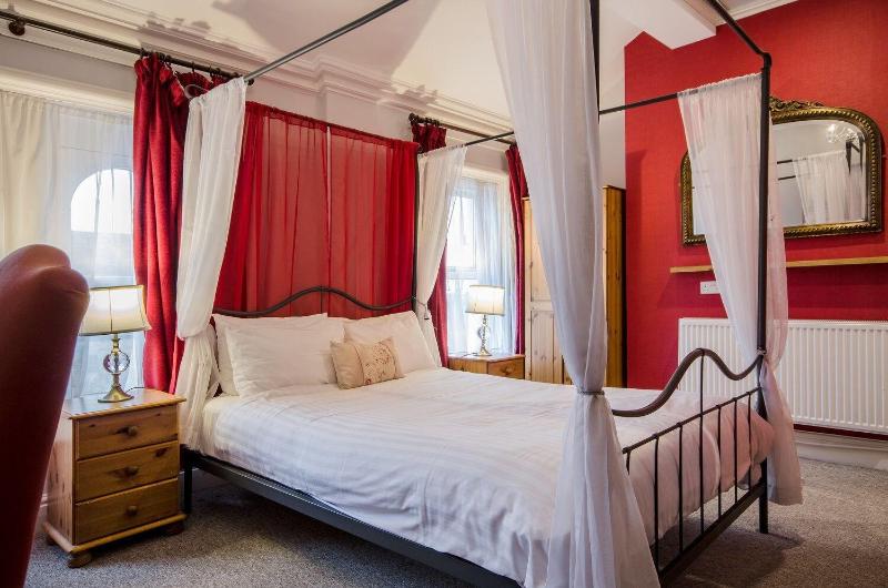 The Dukes Folly Hotel - Oda