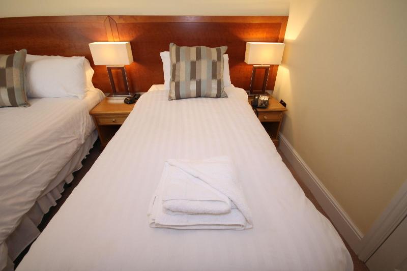 Four Seasons Hotel - Oda