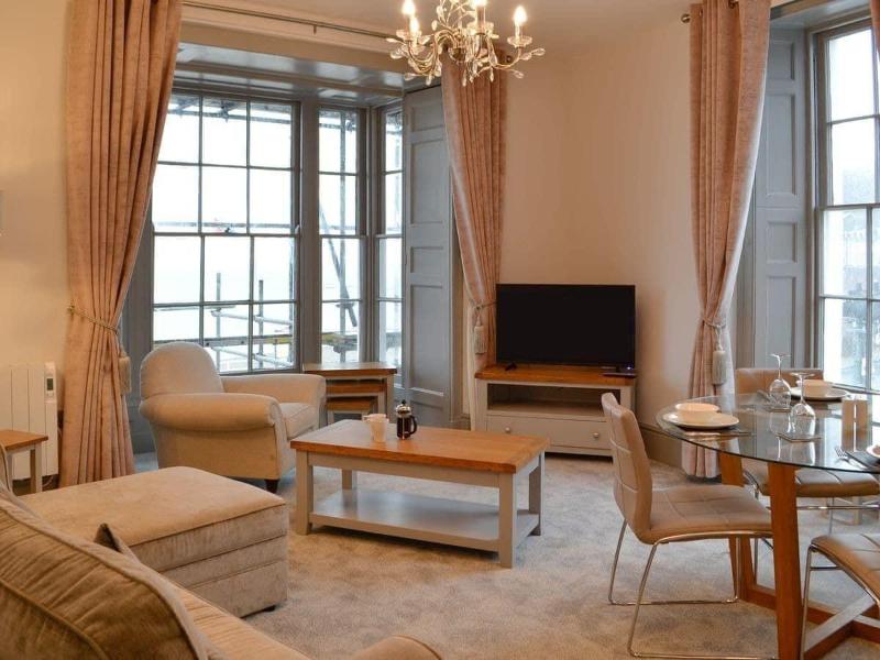 Four Seasons Hotel - Oda
