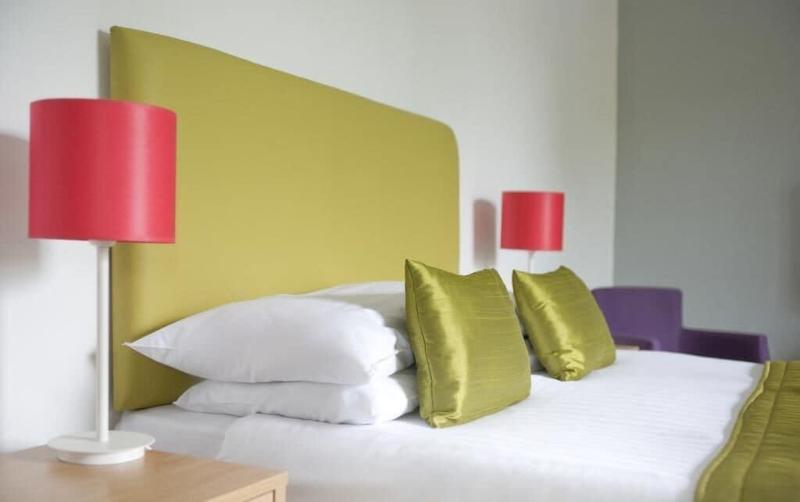 The Caledonian Tower Hotel - Oda