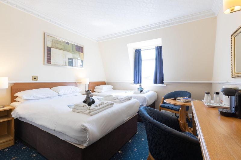 The Caledonian Tower Hotel - Oda