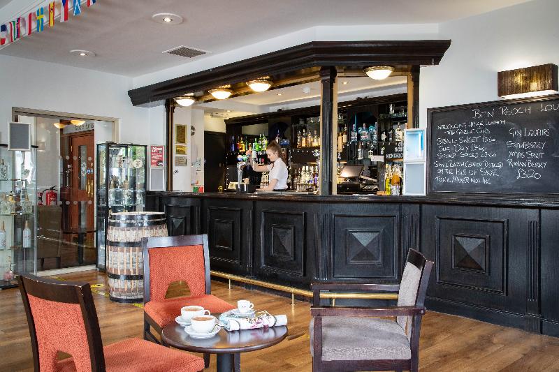 The Tarbet Hotel - Bar
