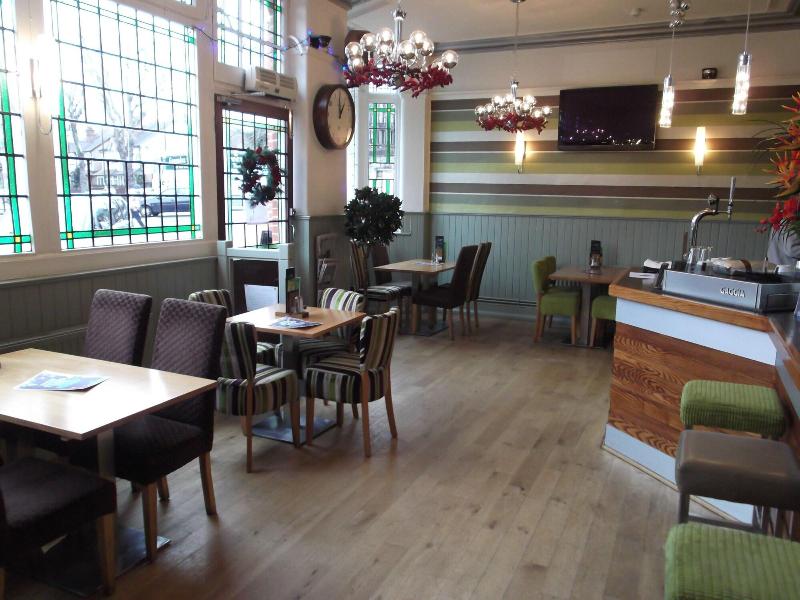 The Stag Enfield - Bar