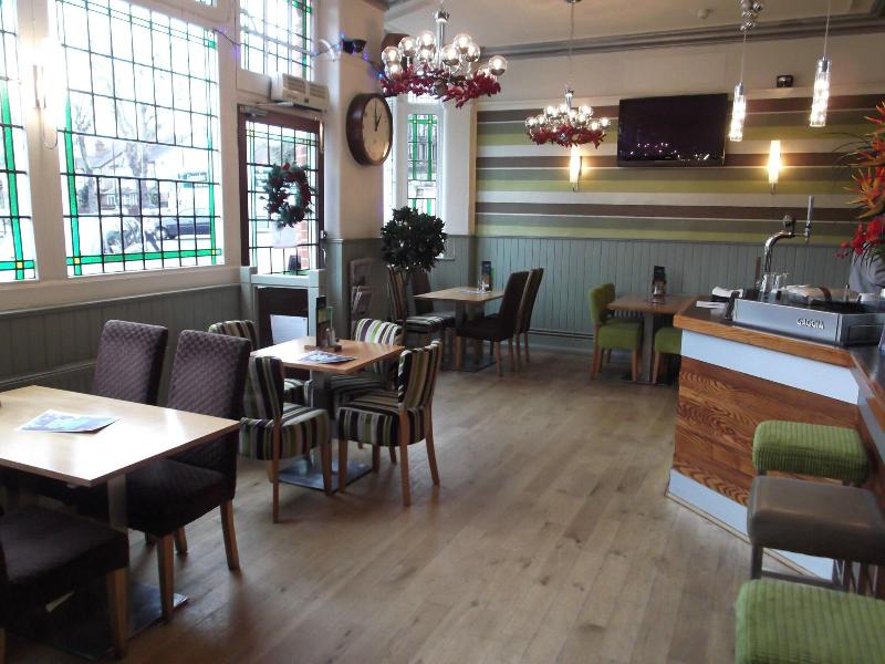 The Stag Enfield - Bar