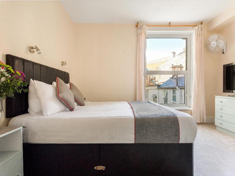 OYO Minerva Guesthouse - Oda