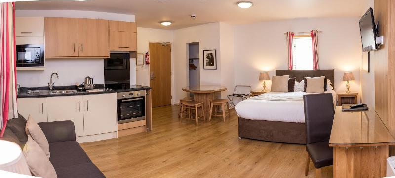 Courtyard Hotel - Oda