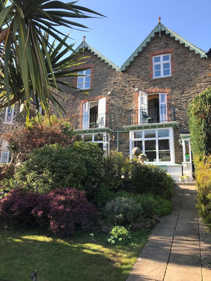 Lee House - Genel