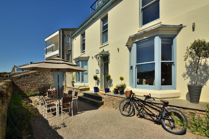 Beacon House - Genel