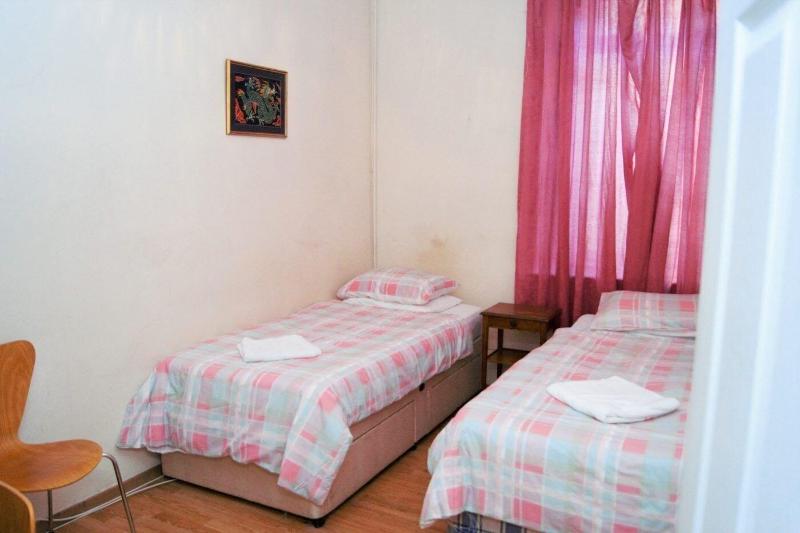 Dharma Lodge Hotel - Oda