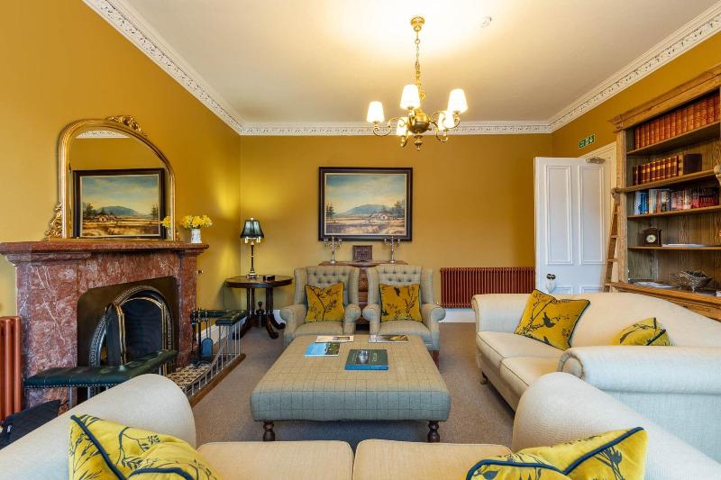 Craigroyston House - Lobi