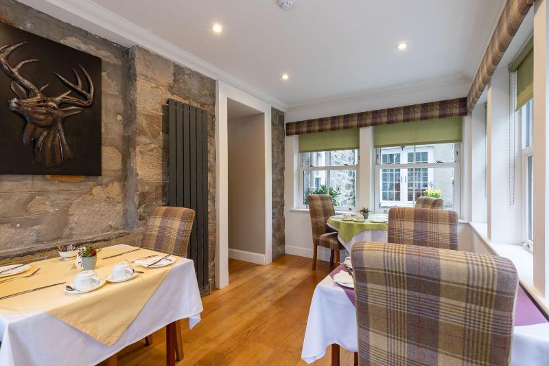 Craigroyston House - Genel