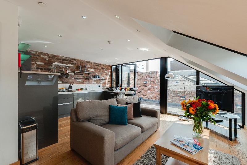 Base Serviced Apartments - Sir Thomas Street - Oda