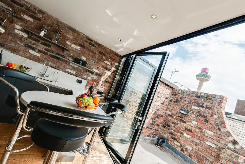 Base Serviced Apartments - Sir Thomas Street - Oda