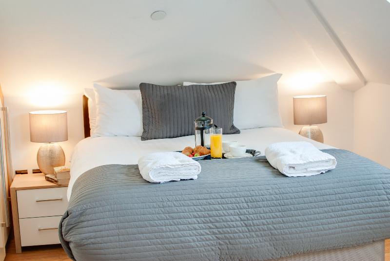 Base Serviced Apartments - Sir Thomas Street - Oda