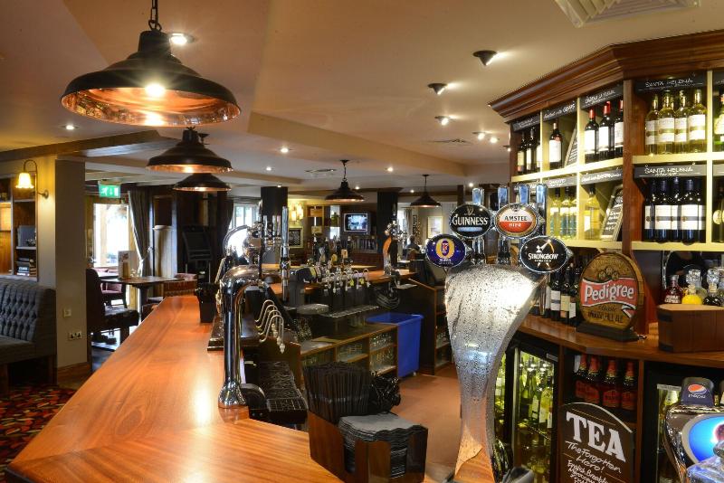 The Two Rivers by Marston s Inns - Bar