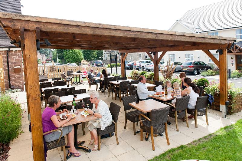 The Two Rivers by Marston s Inns - Restoran