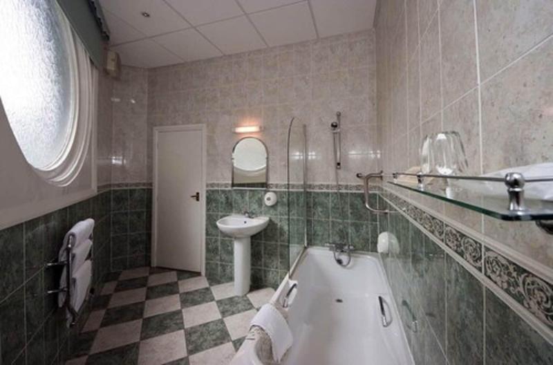Redcliffe Hotel - Oda