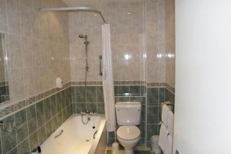 Redcliffe Hotel - Oda