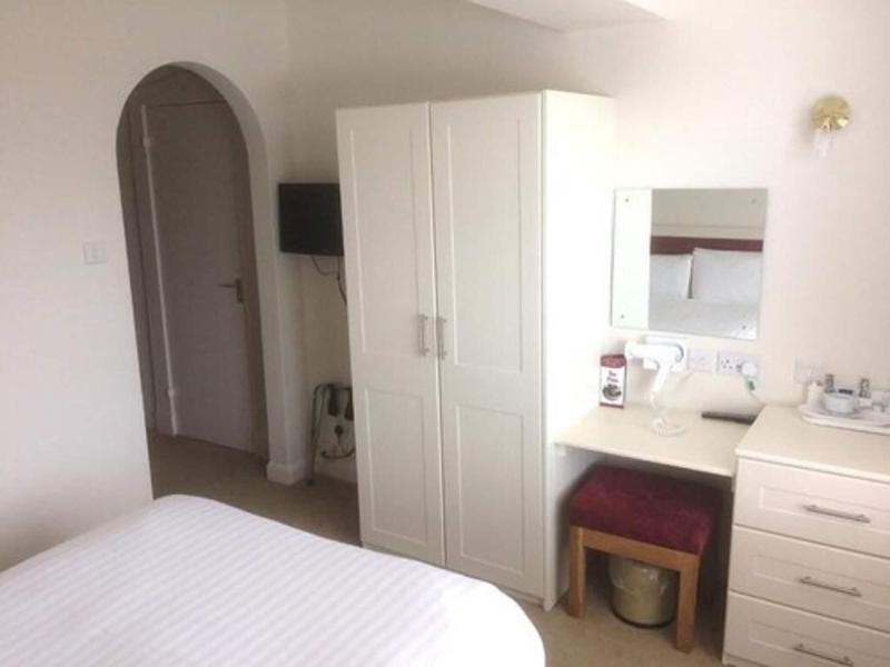 Redcliffe Hotel - Oda