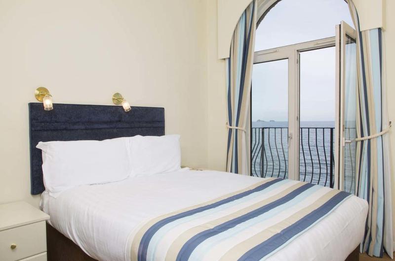 Redcliffe Hotel - Oda